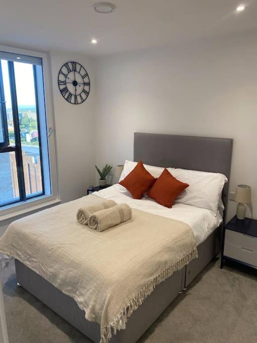 Modern Trafford 1Br Apartment-Free Parking-Cinema Room مانشستر المظهر الخارجي الصورة