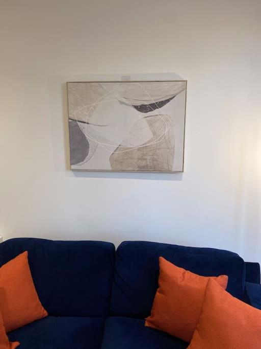 Modern Trafford 1Br Apartment-Free Parking-Cinema Room مانشستر المظهر الخارجي الصورة