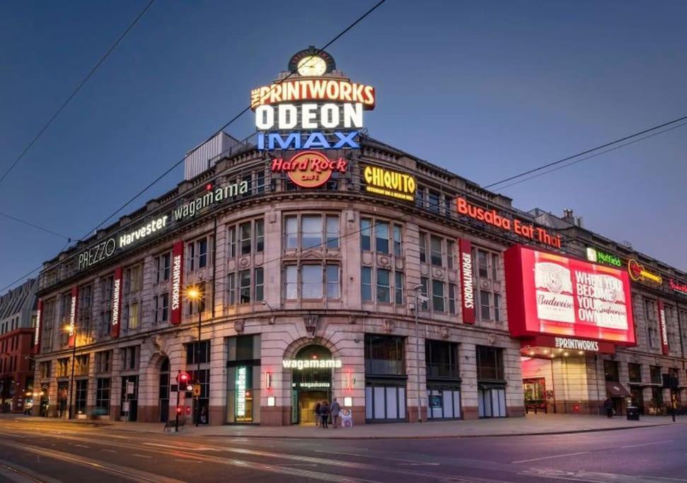 Modern Trafford 1Br Apartment-Free Parking-Cinema Room مانشستر المظهر الخارجي الصورة